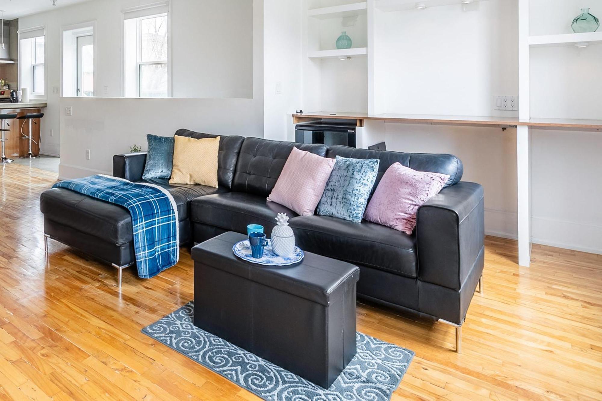 Modern 2 Bedroom Condo - Heart Of Leslieville Toronto Zewnętrze zdjęcie